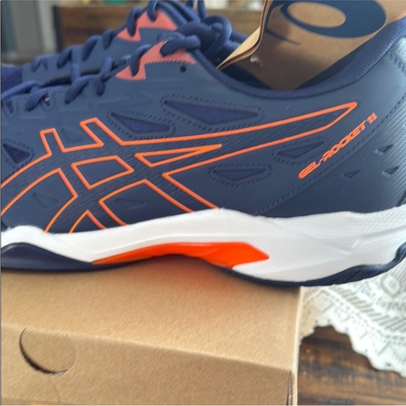 Asics men’s gel rocket 11 sneakers Sz 12 NWT‎